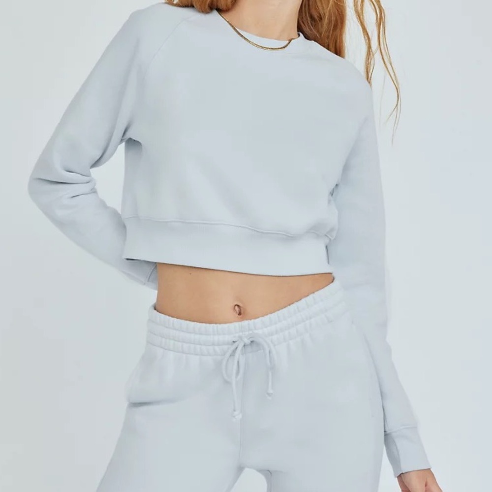 aritzia TNA cropped crewneck